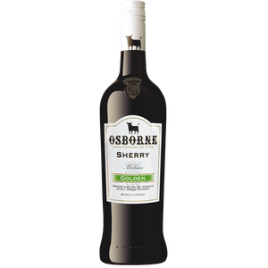 Ein ansprechendes Bild der Osborne Sherry-Flasche, die mit ihrem eleganten Design und dem charakteristischen Etikett ins Auge fällt.