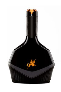 Eine elegante schwarze Flasche mit einem auffälligen orangefarbenen Logo eines Reiters auf einem Pferd, die im Fokus steht.